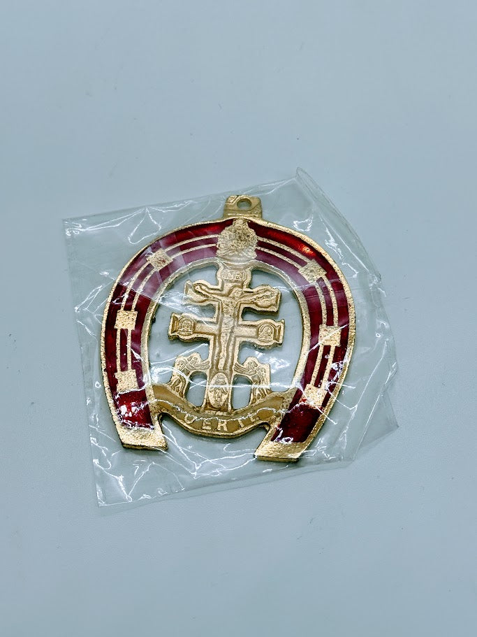 Herradura Cruz de Caravaca Roja "Suerte"